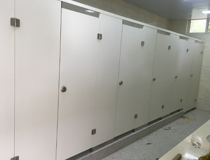 嘉兴公共卫生间隔断门的开门方式有何讲究